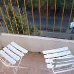 Rondine Studio Apartment